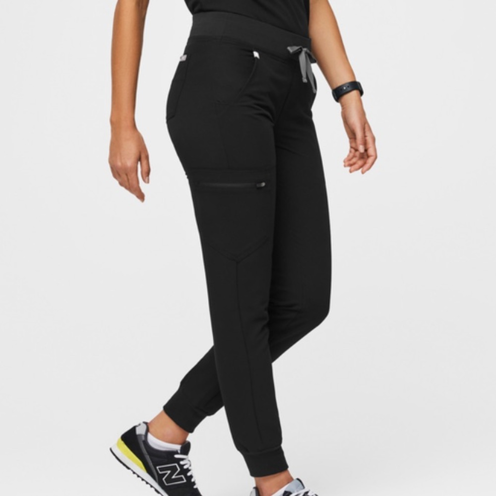 Figs joggers Zamora scrub pants.